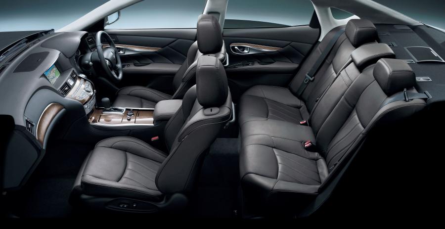  Nissan Fuga Hybrid 2009 года  (фото 6 из 7)